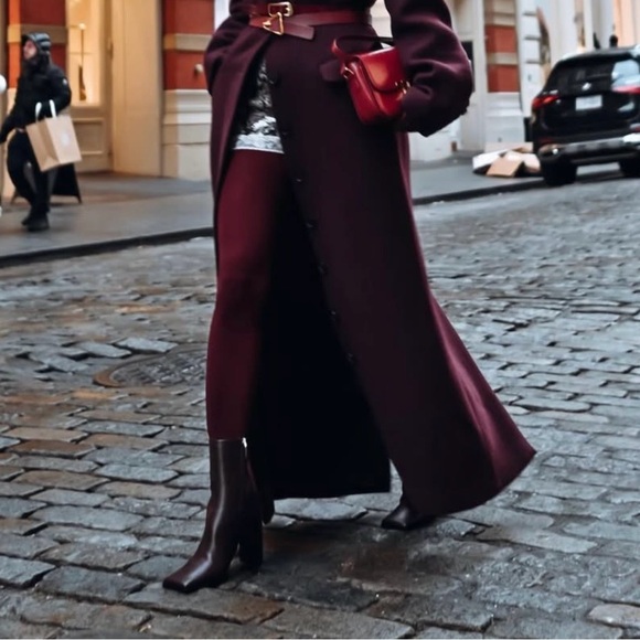 ALAIA (NWOT) Square Ankle Boots in Calfskin EU 40 in Black - Picture 8 of 16